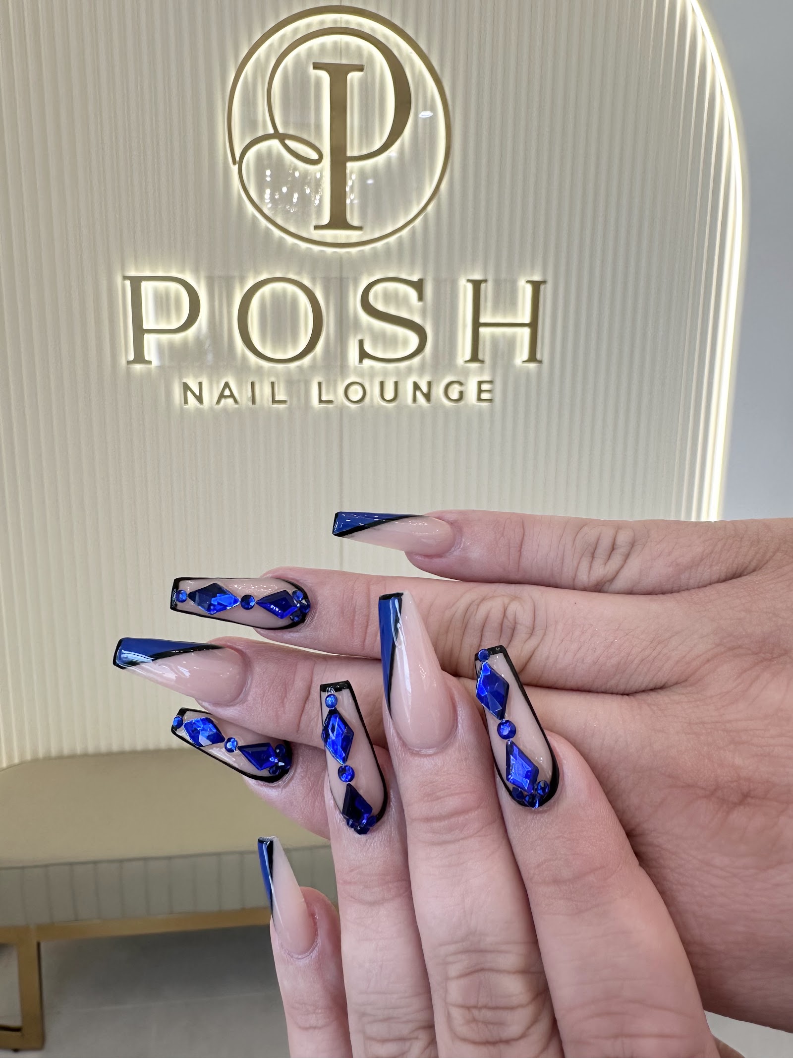 Posh nail lounge nail photo 4